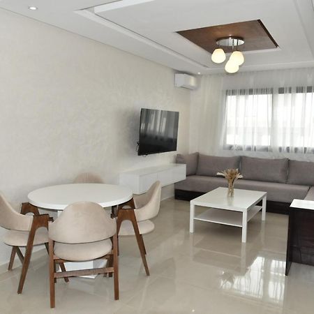 Lovely Apartment With Pool & Gym 盖尼特拉 外观 照片