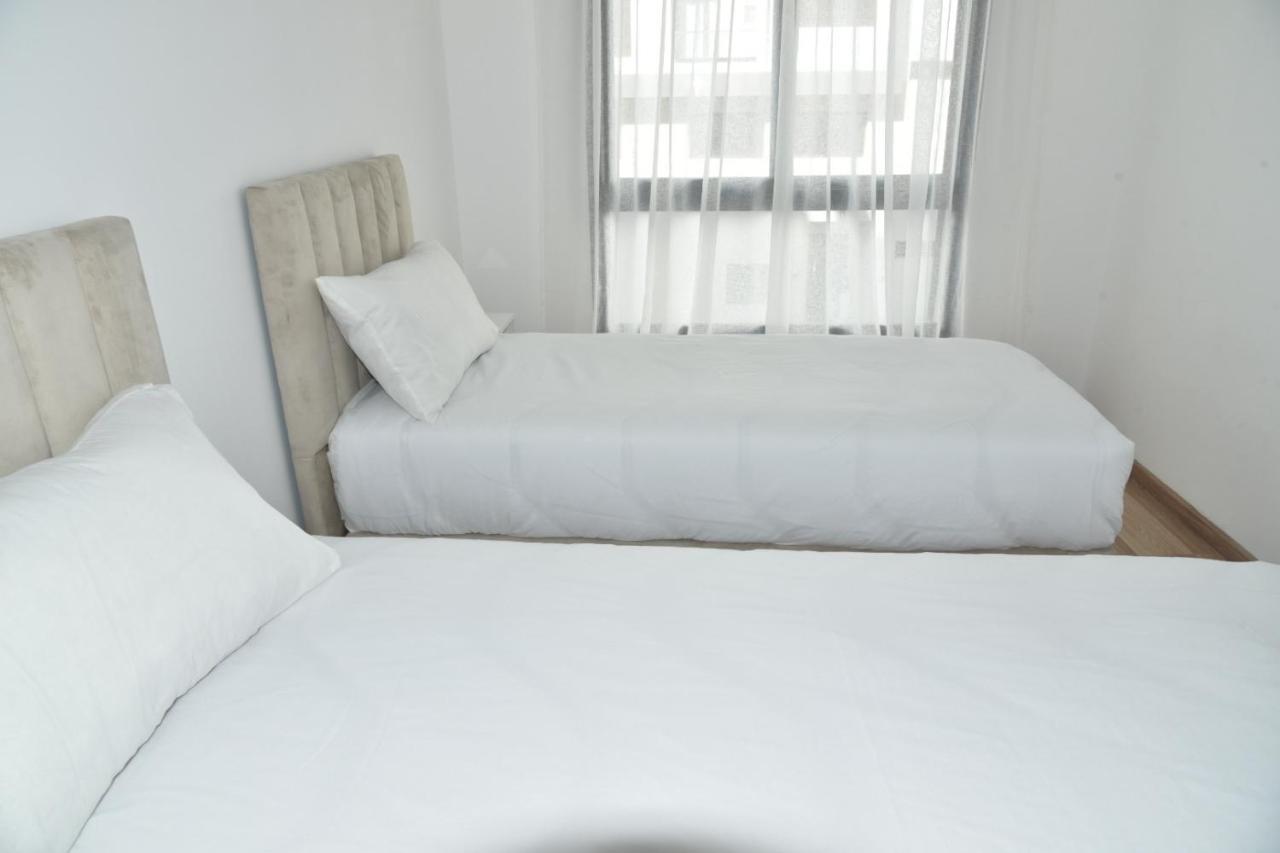 Lovely Apartment With Pool & Gym 盖尼特拉 外观 照片