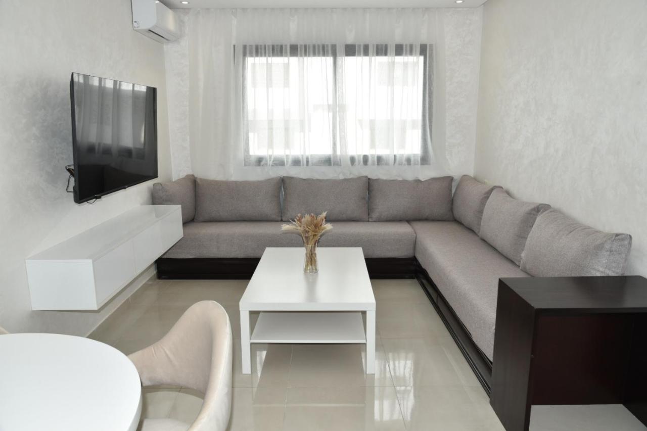 Lovely Apartment With Pool & Gym 盖尼特拉 外观 照片