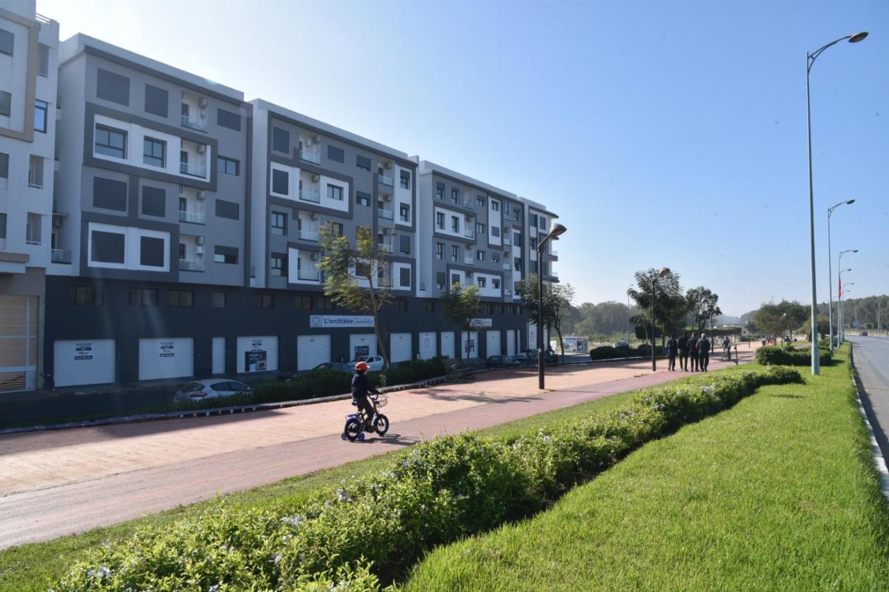 Lovely Apartment With Pool & Gym 盖尼特拉 外观 照片